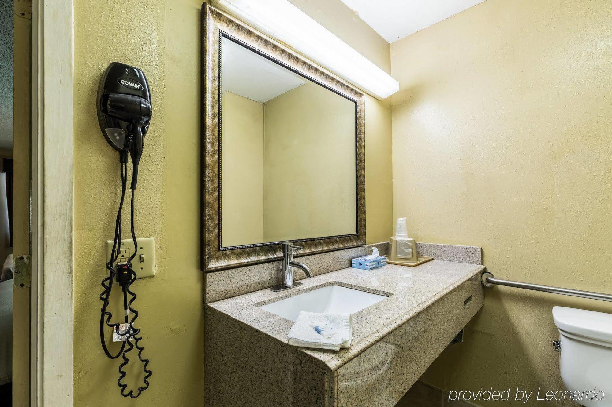 Rodeway Inn Alexandria Dış mekan fotoğraf