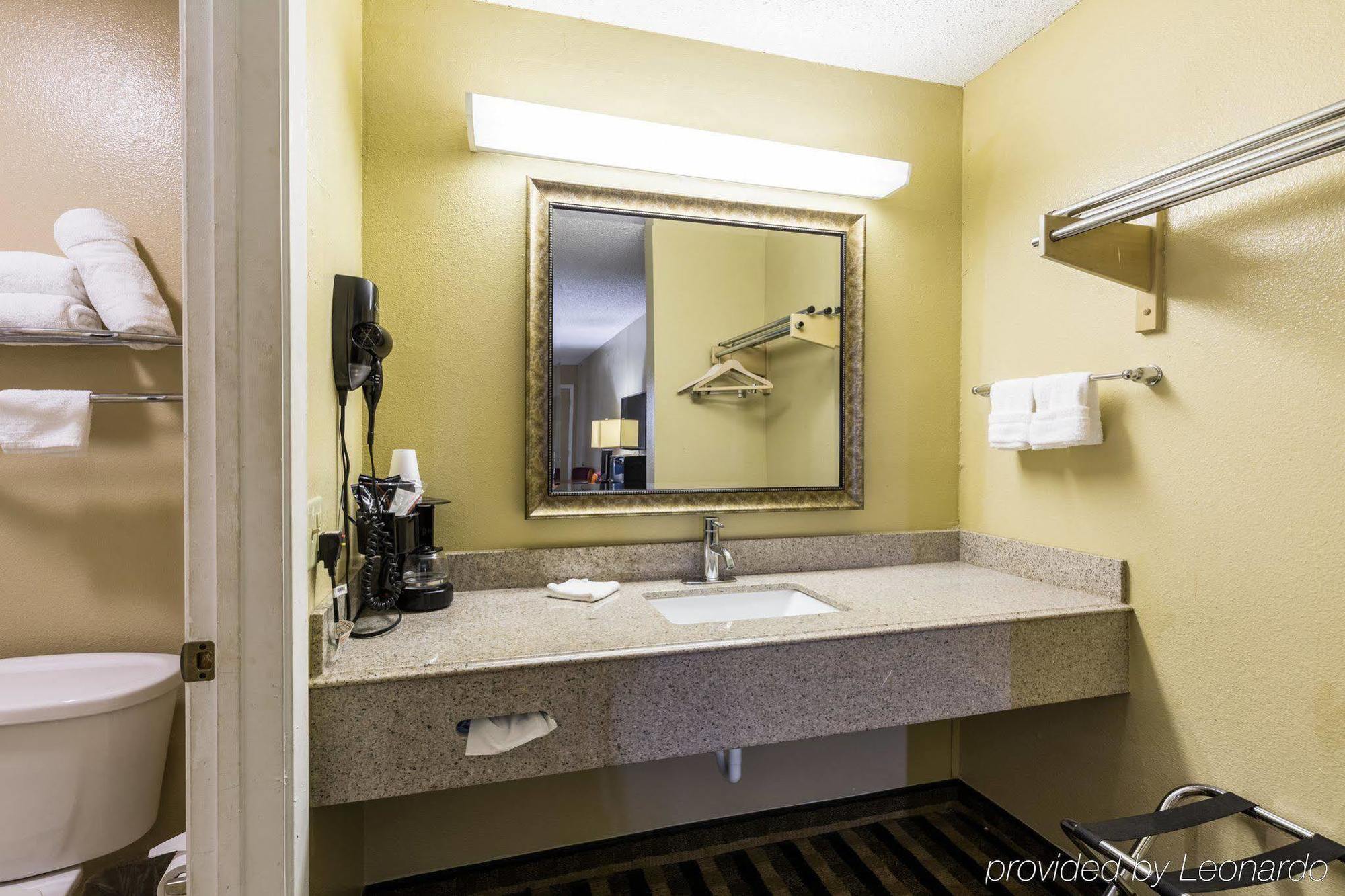 Rodeway Inn Alexandria Dış mekan fotoğraf