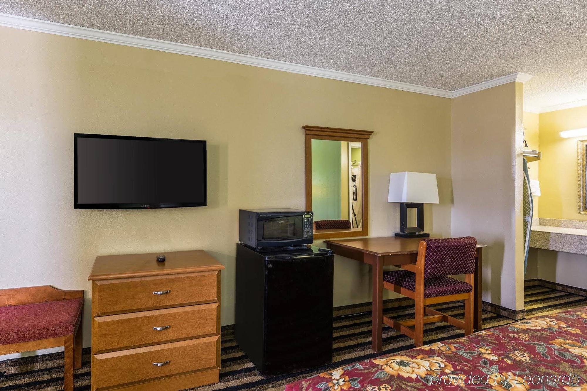 Rodeway Inn Alexandria Dış mekan fotoğraf